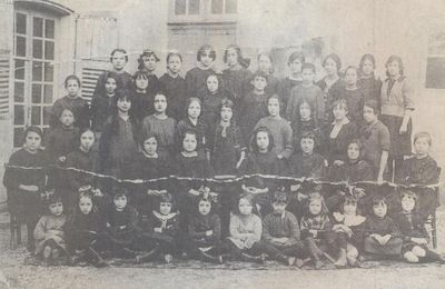 Collège de filles en 1920 à Lodève