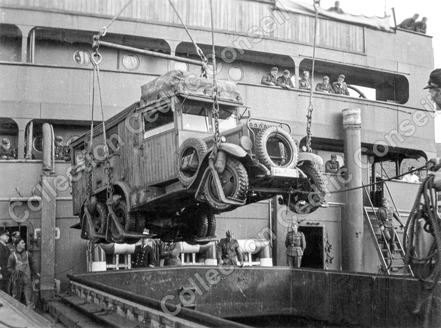Le Havre – bateaux – port – voitures – allemand – guerre – 1940 – roll-on roll-off - pont 