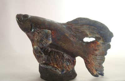 Poisson combattant, céramique cuisson raku