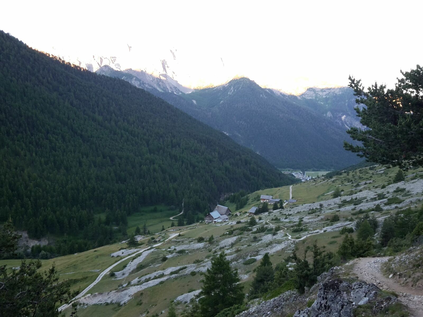 Col de Mallemort, Col du Vallonnet, Col Girardin, Lac des Près-Soubeyrand, Col Fromage, Château Queyras, Lac de Roue, Brunissard, Col des Ayes, Chalets de Vers, Chalets des Ayes, Sachas, Pont de Cervières, L’envers de Fontenil, Montgenèvre, Col de la Lauze, Chalets des Thures, Col des Thures, Refuge de la Vallée Etroite, Pont de la Fonderie, Col de la Vallée Etroite, Modane, Hameau de Polset, GR5