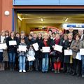 VINGT-QUATRE AGENTS MUNICIPAUX FORMÉS AUX PREMIERS SECOURS.