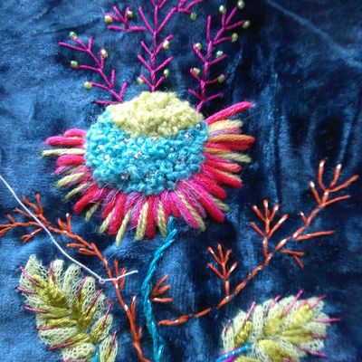 complétement accro à la broderie....