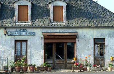 Collandres Cantal hôtel des tilleuls