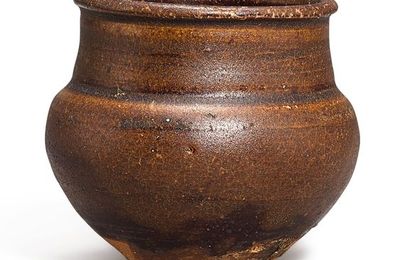 A Jizhou brown-glazed jar, Song dynasty (960-1127)