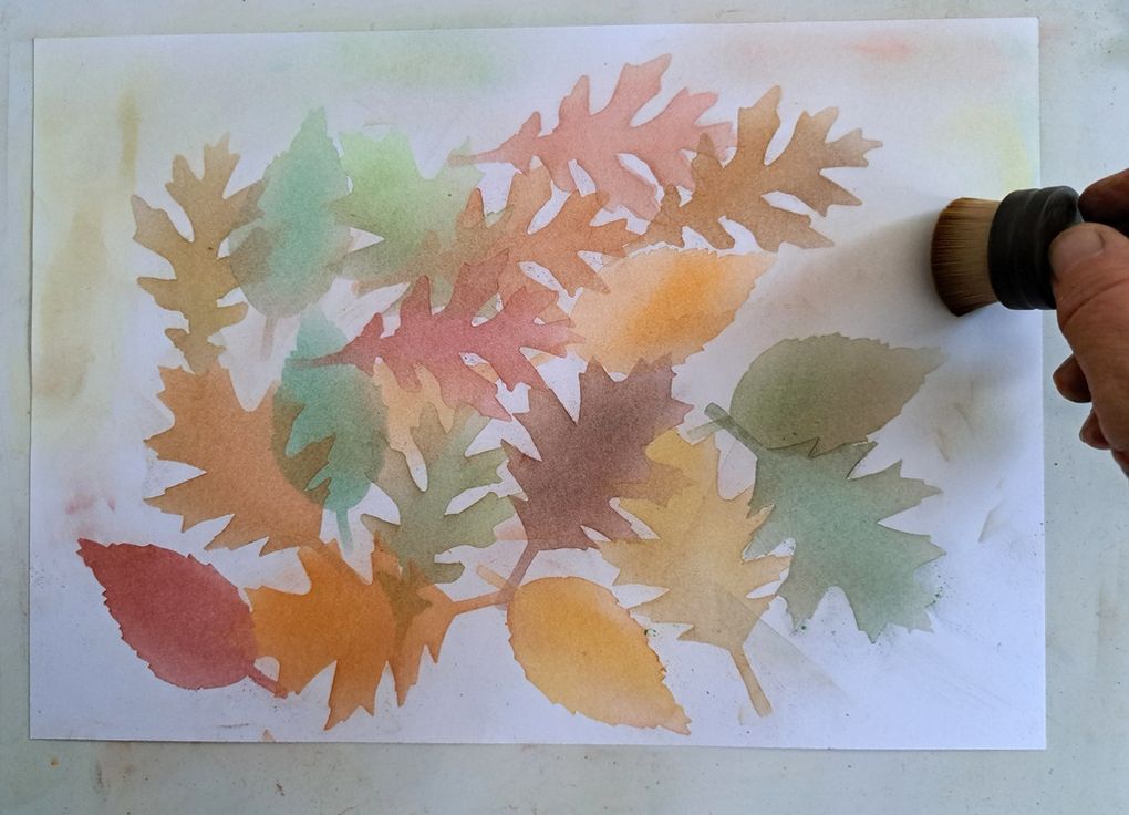 Avec les 3 petites feuilles d'arbre
