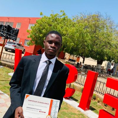 Certificat d'Excellence pour Sylvain, étudiant vétérinaire à Dakar