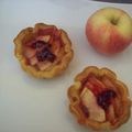 TARTELLETES AUX POMMES ET FRAMBOISES DU JARDIN