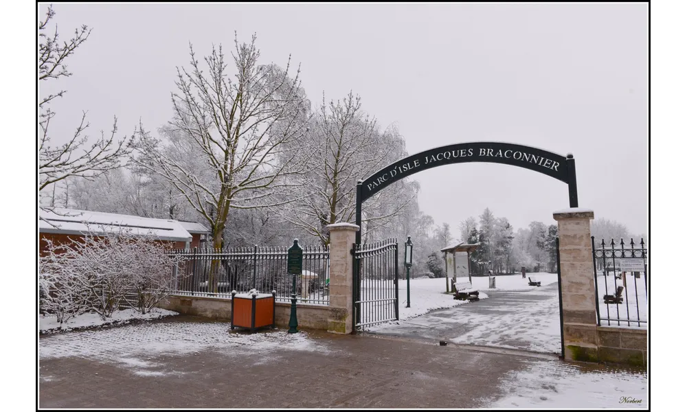 le parc était sous la neige ce matin