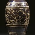 A 'Lingwu' black-glazed sgraffito meiping, Xixia dynasty (1038-1227)