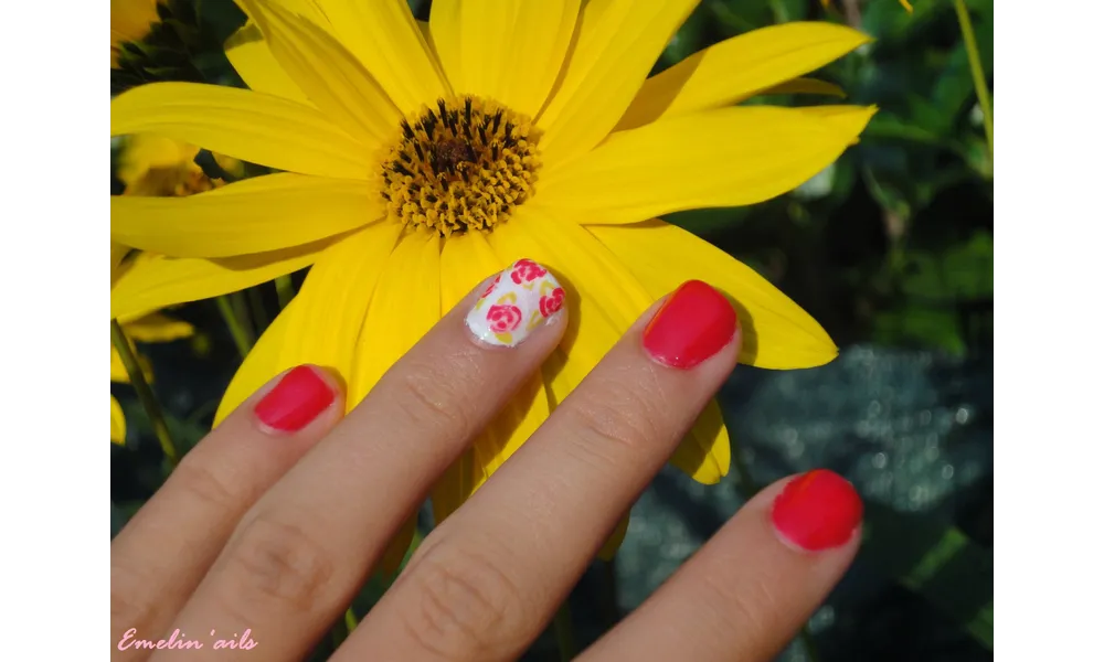 Tuto : Manucure roses liberty...