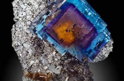 Fluorite from Denton Mine, Cave-in-Rock, Hardin County, Illinois, USA.