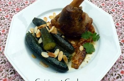 Souris d'agneau confite au four, petites courgettes à l'étuvée