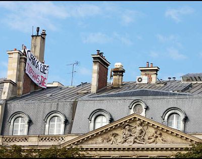 Spectacular action on the chinese ambassy