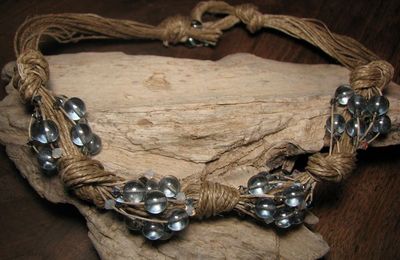 Collier "Payse" lin et perles grises irisées