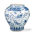 Jarre de type guan en porcelaine bleu-et-blanc, Chine, période Ming, XVIe siècle. 