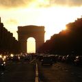 Les Champs Elysées au coucher du soleil