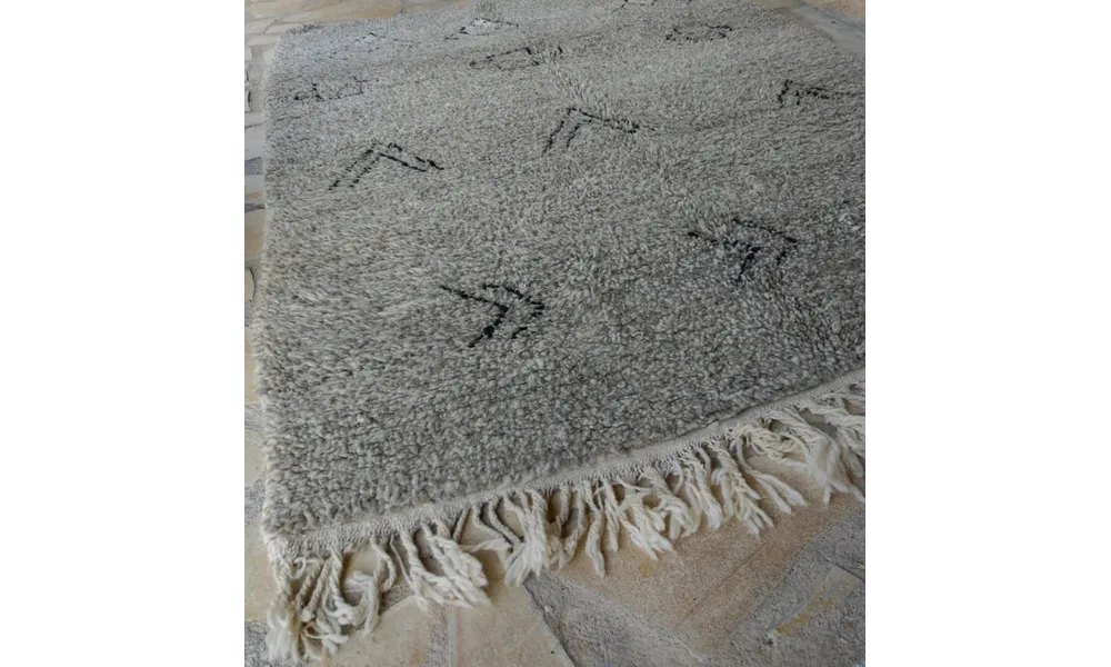 Tapis berbère gris "Arzourh"