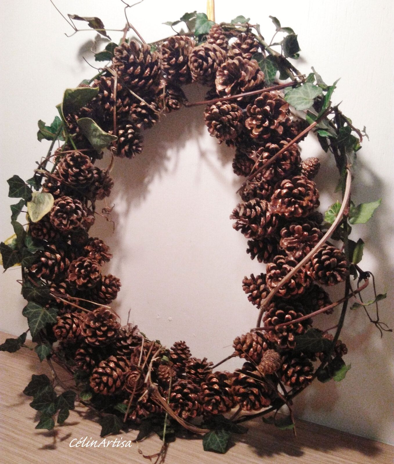 couronne de l'Avent pommes de pin artisanale