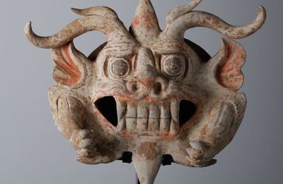 Terracotta guardian mask depicting a horned, leonine beast, Tang Dynasty (618–907)
