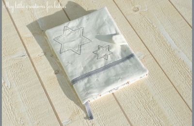 [Accessoire] Couverture pour carnet de santé "La tête dans les étoiles"