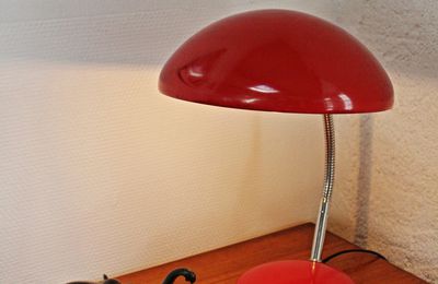 Lampe années 50/60 rouge.