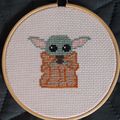 BRODERIE POINT DE CROIX BABY YODA