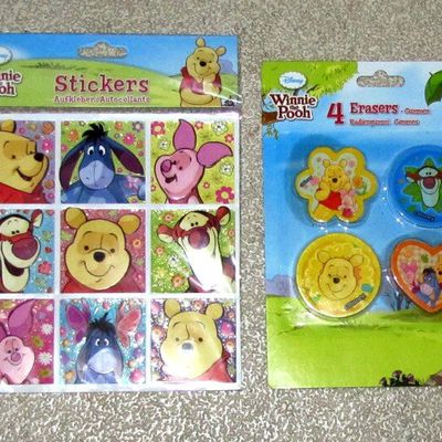 Stickers carrés & Gommes (Erasers) Winnie et ses amis.