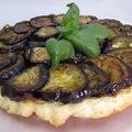 Tatin d'aubergine sur confit d'oignons