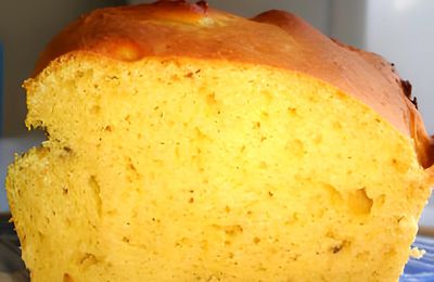 Tendre brioche aux épices sans gluten