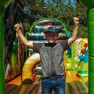 Organiser un anniversaire ou événement avec un château gonflable : checklist et idées originales