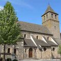 PLEAUX (15 CANTAL) L'ÉGLISE SAINT-SAUVEUR