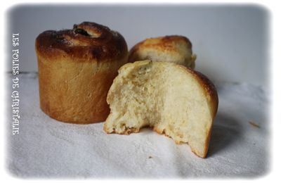 Petites brioches crème raisins