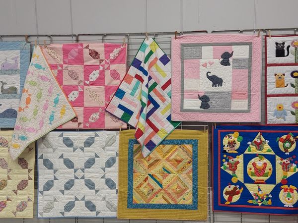 Remise des Bquilts au service de néo-natalité de Pellegrin ( Bordeaux).