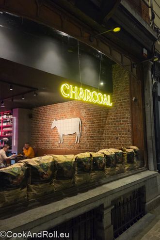 Charcoal - viande grillée au charbon de bois à Bruxelles 