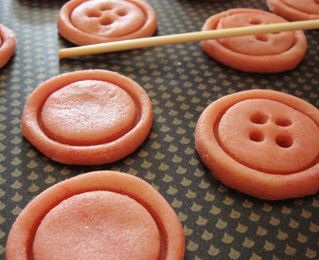 SHORTBREADS A LA FEVE TONKA ET A LA FRAISE