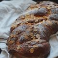 BRIOCHE à la Pralinoise et aux Amandes