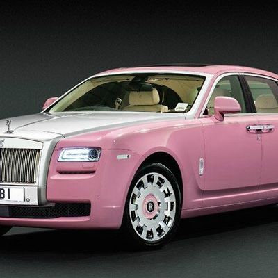 Une Rolls Royce Ghost contre le cancer du sein (CPA)