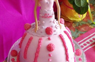 Gâteau poupée Barbie