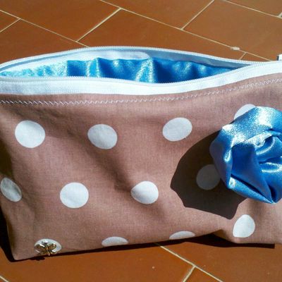 Trousse à pois