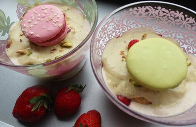 tiramisu fraise pistache aux macarons