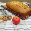 Cake aux pommes, raisins et noix