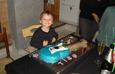 "Gâteau Guitare"