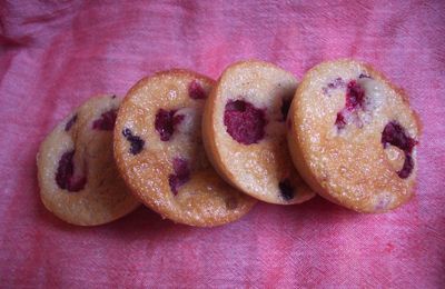 Variations de mignardises fruits rouges et pistache