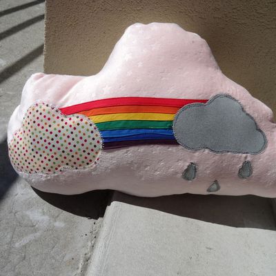 Coussin arc-en-ciel