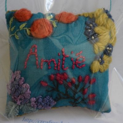 des MESSAGES BRODES by Gen