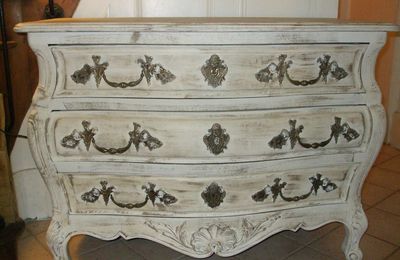 COMMODE BORDELAISE