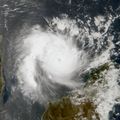Cyclone Chido : peut-être des milliers de morts à Mayotte — Cyclone Chido: possibly thousands dead in Mayotte