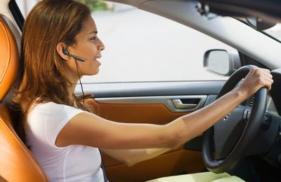 Les oreillettes mains libres et écouteurs sont interdits au volant