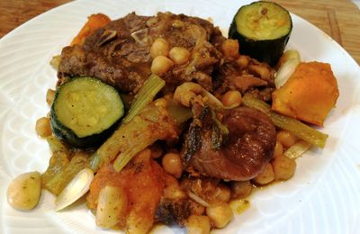 TAJINE D’AGNEAU AUX FIGUES SÈCHES ET AUX AMANDES