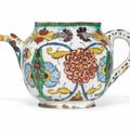 A Kutahya pottery teapot, Ottman Turkey, 18th century